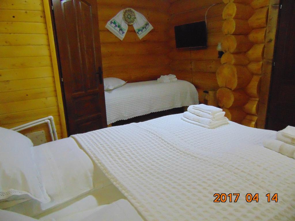 Hotel Casutele Din Moisei Chambre photo